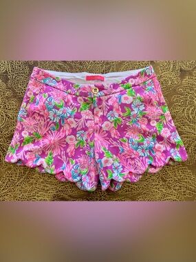 Lilly Pulitzer Buttercup Stretch Shorts